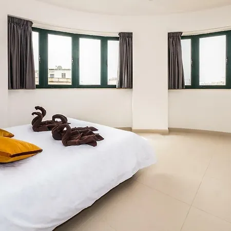 דירה Entire In Gzira, Sleep 4, 5 Min To The Sea *
