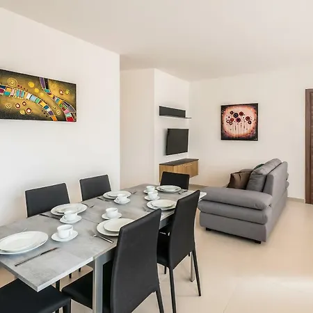 Entire In Gzira, Sleep 4, 5 Min To The Sea דירה Ta Xbiex