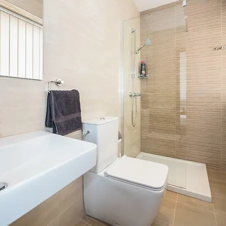 Appartamento Entire In Gzira, Sleep 4, 5 Min To The Sea
