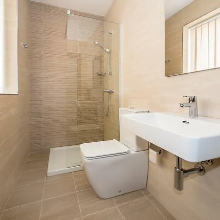 Appartamento Entire In Gzira, Sleep 4, 5 Min To The Sea *