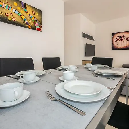 Appartamento Entire In Gzira, Sleep 4, 5 Min To The Sea *