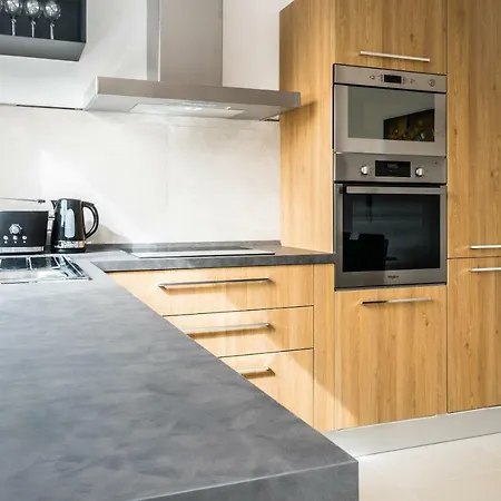 Entire In Gzira, Sleep 4, 5 Min To The Sea Appartamento