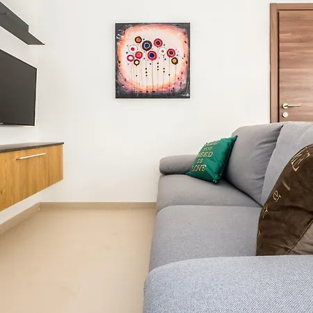 Entire In Gzira, Sleep 4, 5 Min To The Sea Ta Xbiex