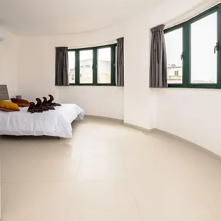 Entire In Gzira, Sleep 4, 5 Min To The Sea Appartamento Ta Xbiex