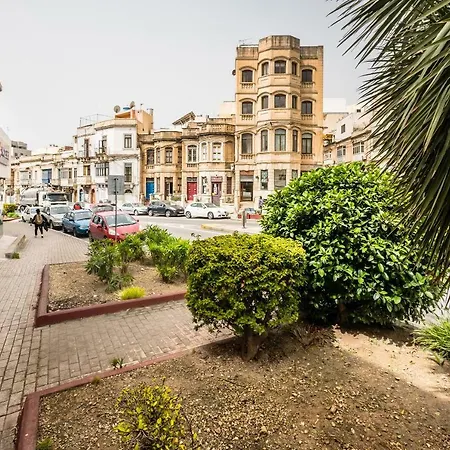 Entire In Gzira, Sleep 4, 5 Min To The Sea *